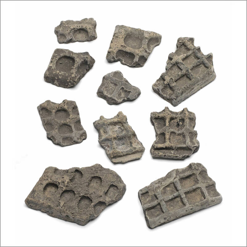 Tatsächlich wurden diese sogenannten Tüpfelplatten für die Herstellung von Rohlingen keltischer Münzen verwendet.