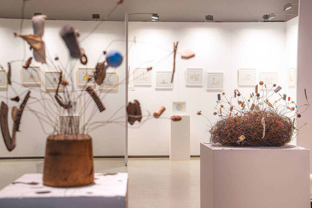 Installationen »Fundgras« von Thomas Neumaier.